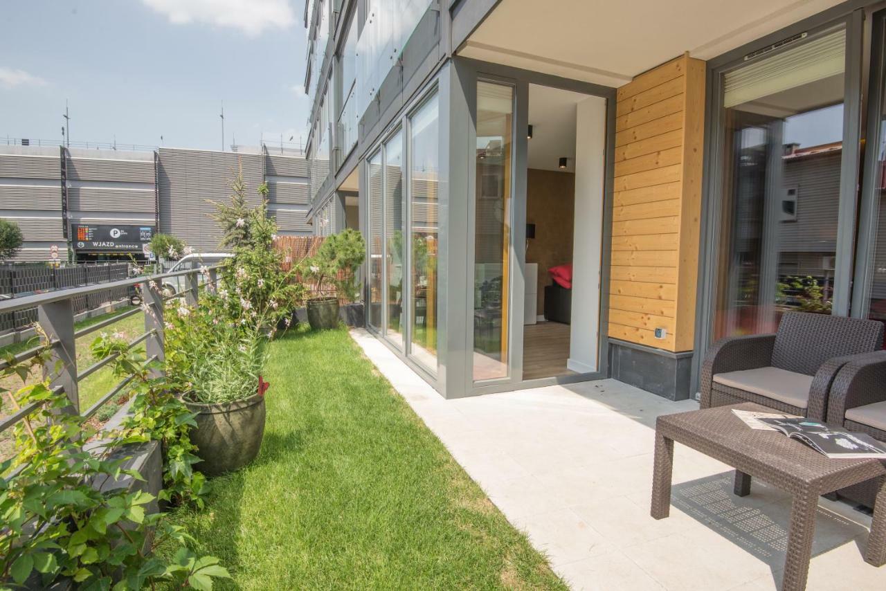 Galaxy Garden Apartment Cracow- Shopping Mall 1Min, Underground Parking, Family Friendly, City Center Krakow Ngoại thất bức ảnh