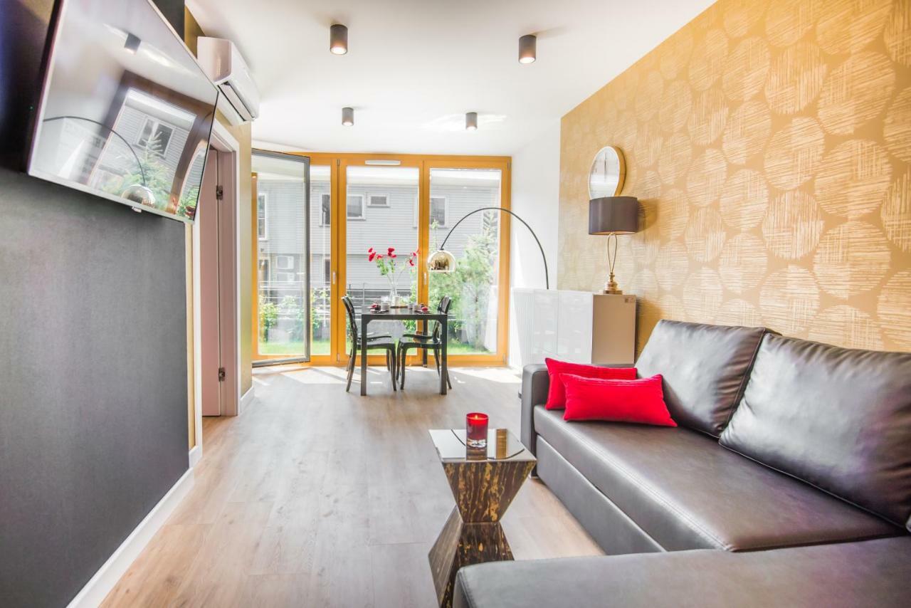 Galaxy Garden Apartment Cracow- Shopping Mall 1Min, Underground Parking, Family Friendly, City Center Krakow Ngoại thất bức ảnh