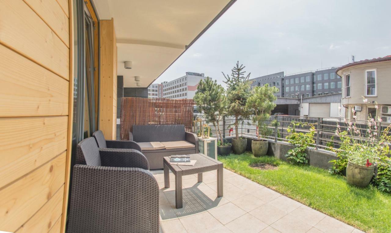 Galaxy Garden Apartment Cracow- Shopping Mall 1Min, Underground Parking, Family Friendly, City Center Krakow Ngoại thất bức ảnh
